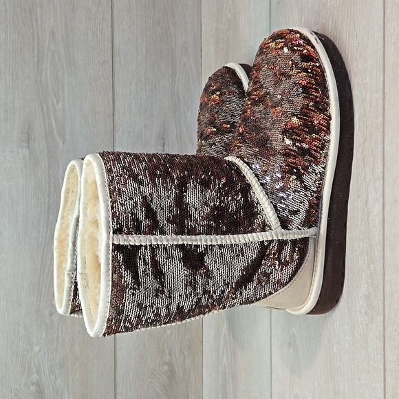 Ugg Australia Women 3353 Sequin-Embellished Sheepskin Boots Shoes Sz 8 - Picture 2 of 12